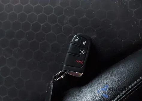 2018 Jeep Compass Latitude 4X4 z USA, uszkodzony, nr VIN 3C4NJDBB6JT250081